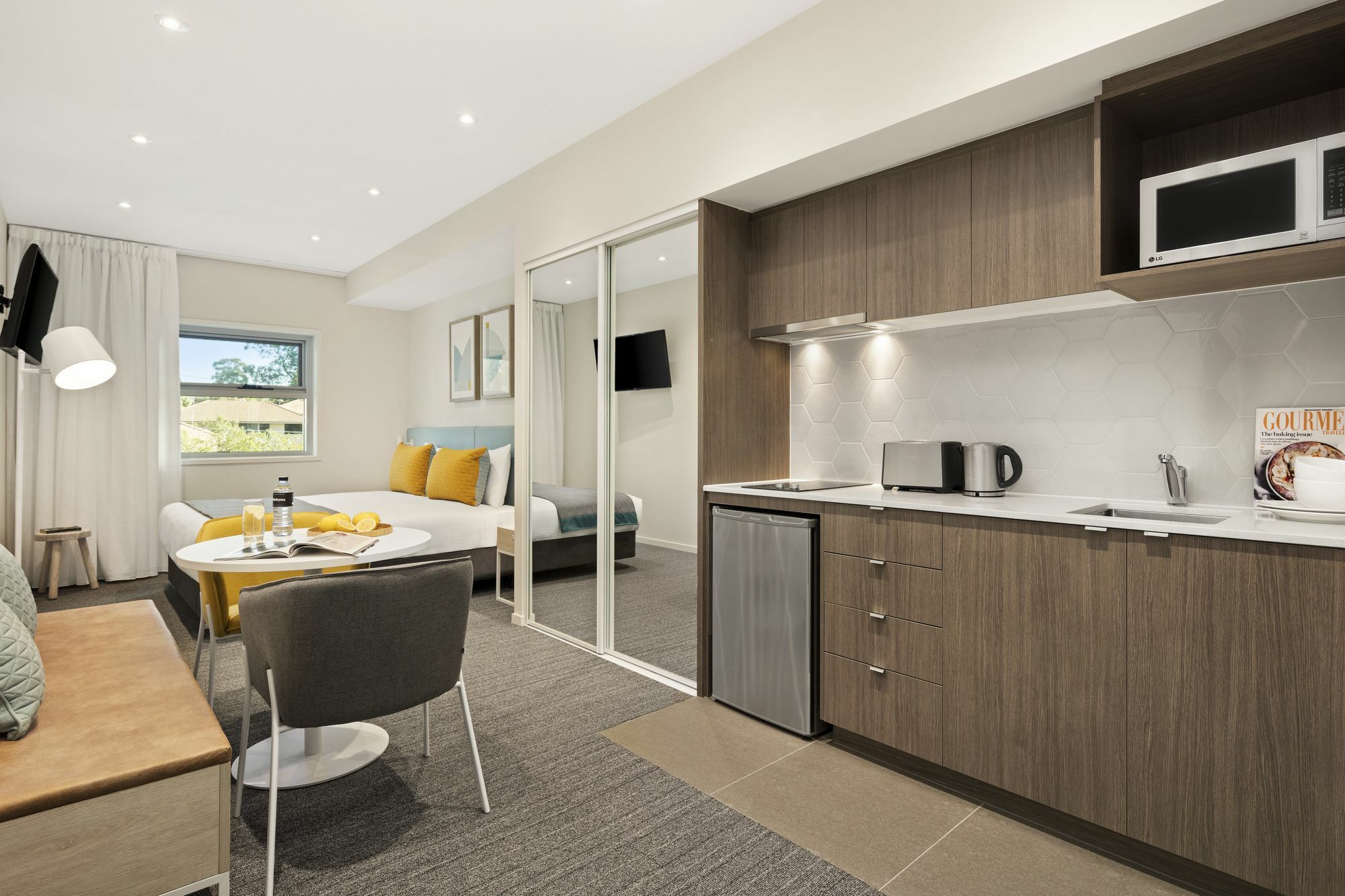 Quest Eight Mile Plains Aparthotel Бризбейн Екстериор снимка